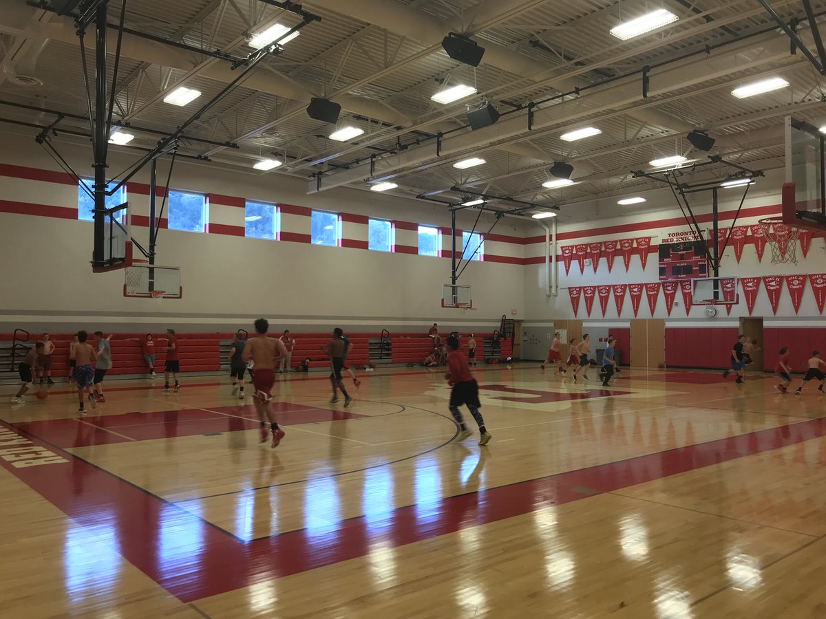 Toronto_Hoops's tweet photo. 29 Red Knights Fighting to get Better!
#RKStrong https://t.co/lQQOXwJsGt