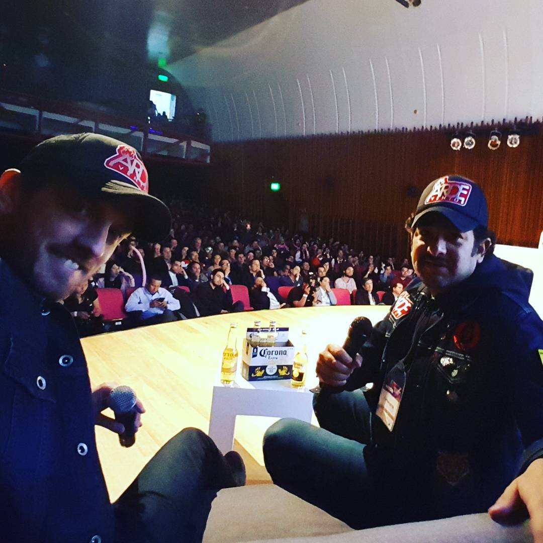 ardeventos's tweet photo. Desde el teatro dorado de la U ECCI Charla especial con Constructor gracias totales #ardepapi https://t.co/SIT3fbzMp9