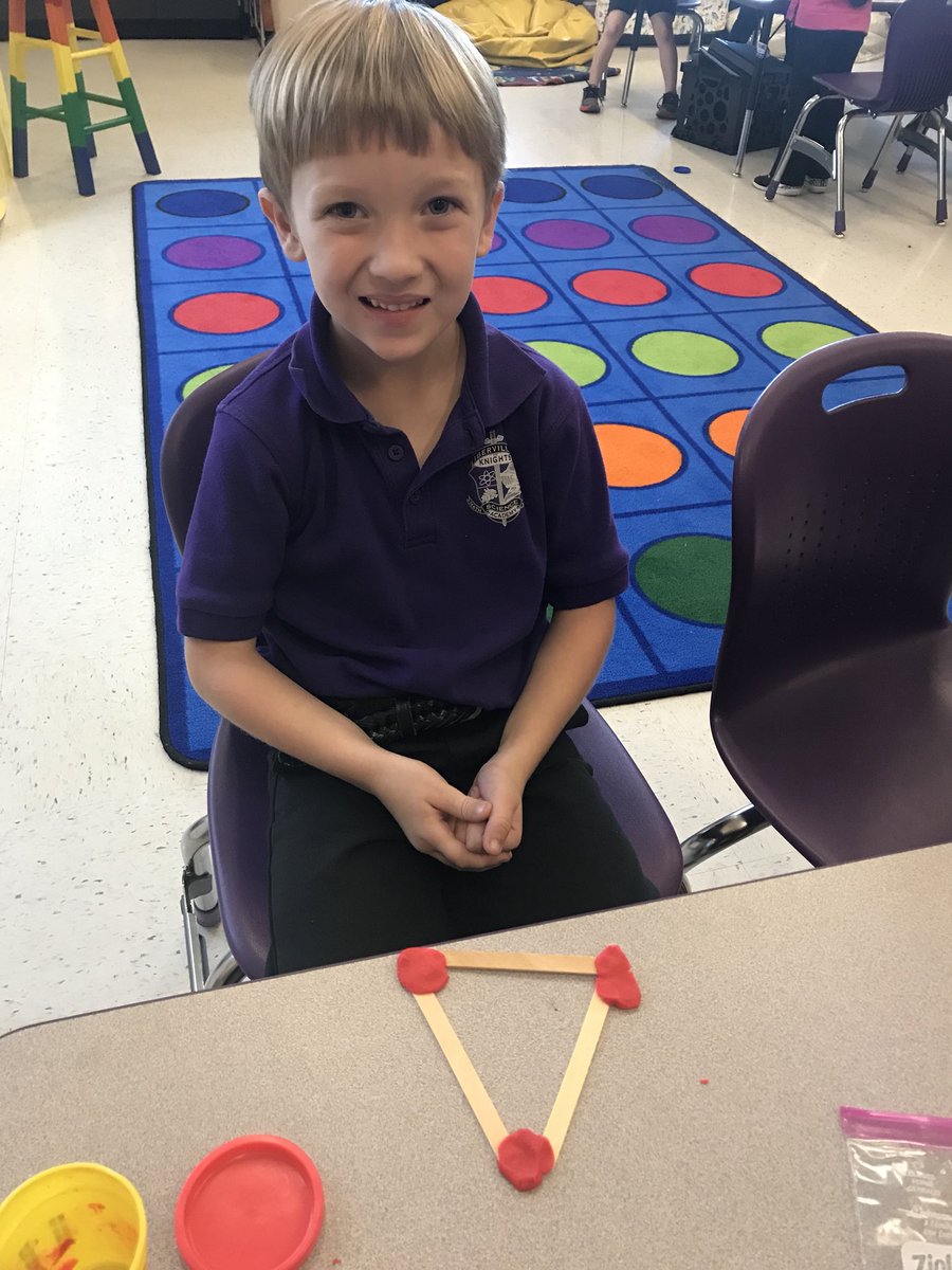 MrsTroxclair's tweet image. Fun with shapes! #msaproud #IPSBproud