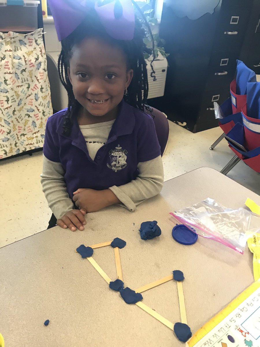 MrsTroxclair's tweet image. Fun with shapes! #msaproud #IPSBproud