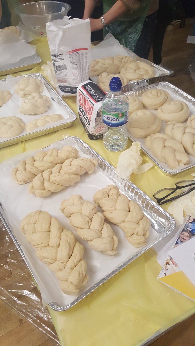 VickiBelovski's tweet photo. Almost finished product @ggshul @UnitedSynagogue #challahmake @shabbat_uk #chooseShabbat https://t.co/smJsxmsYug