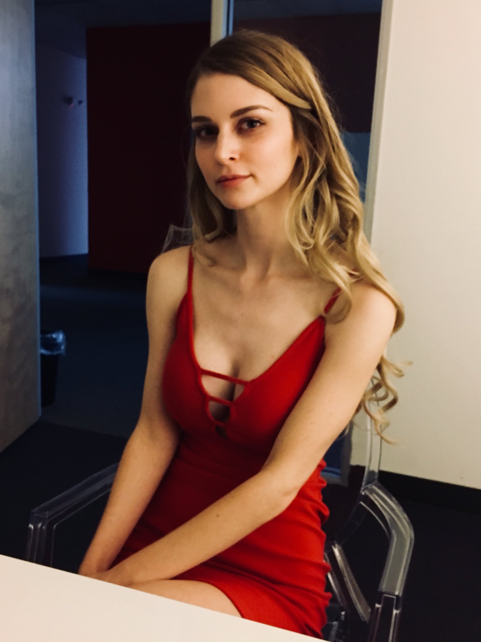 Dan Miller on X: Adult newcomer @nadyanabakova rescues animals in her free  time t.coO9HDFXaqGO  X