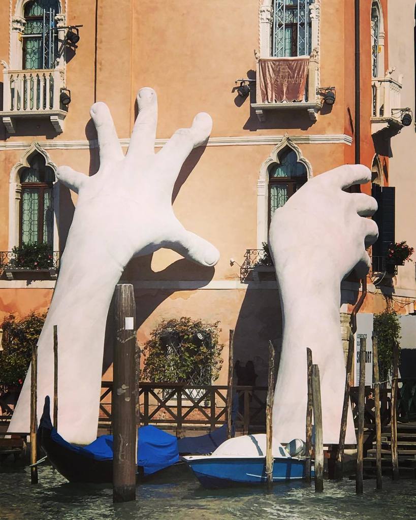 amrita_kumar's tweet photo. @lorenzoquinnartist #lorenzoquinnsupport #lorenzoquinnvenice #lorenzoquinnsculpture #globalwarming #venice #bienna… https://t.co/A6SEa2TXtm https://t.co/9wREAE3Giw