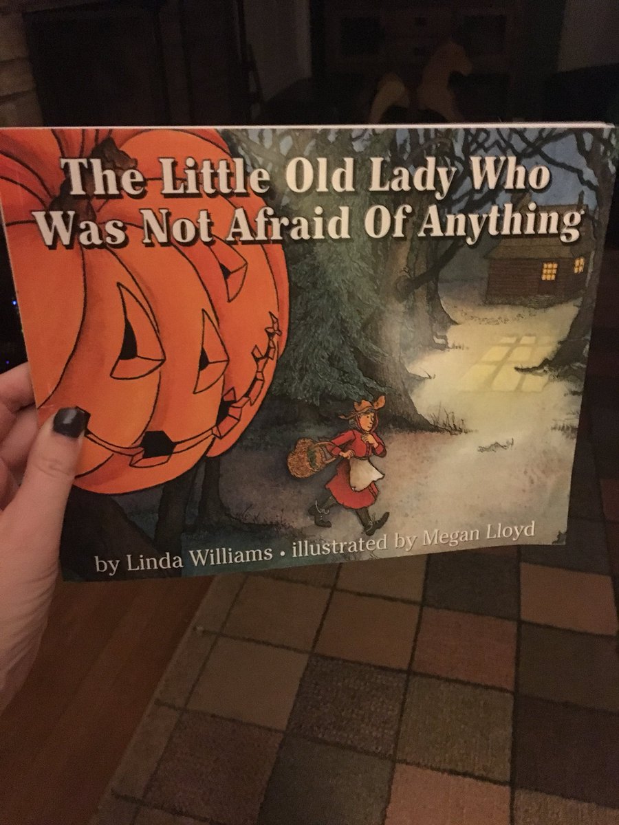 JohnsonRussBlvd's tweet photo. @TummonsMusic you inspired our bedtime reading!  Too bad I didn’t have all the instruments!  #ClompClomp #WiggleWiggle https://t.co/2ODGfPvUJN