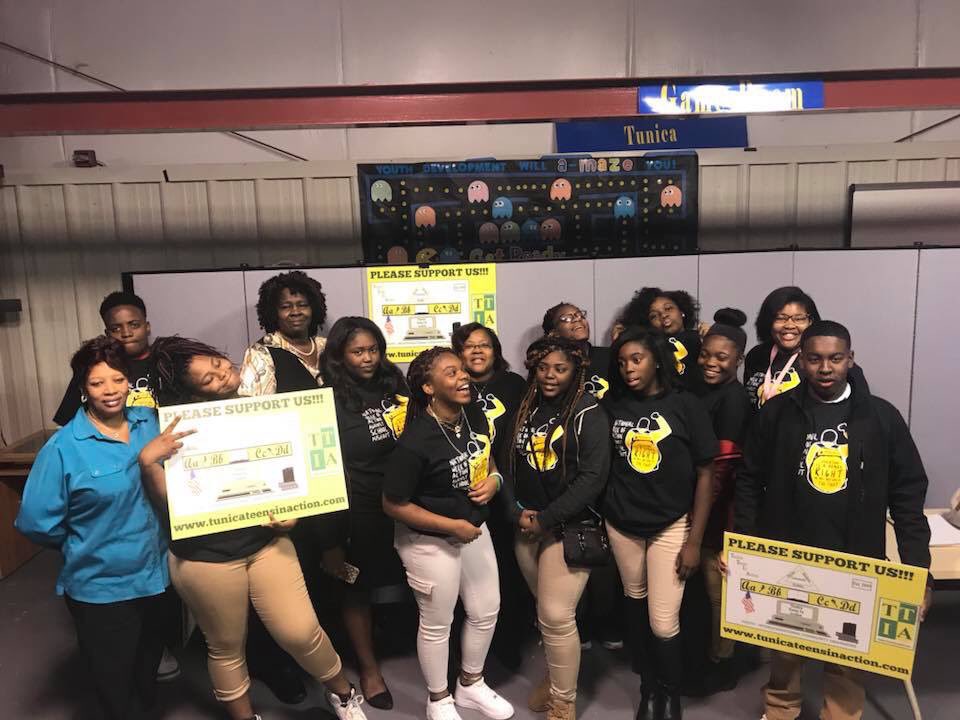 tunicateens's tweet photo. TTIA’s Nat. Week of Action local event against School Pushout Townhall Community Training. #DSCWoA2017 #EndSchoolPushout #EdIsAHumanRight https://t.co/hTNHxLnOB6