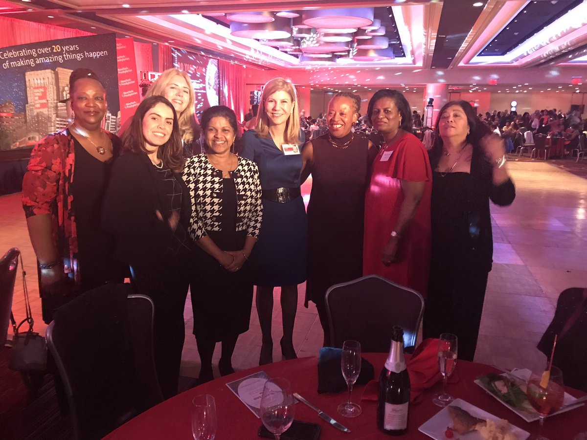 Vepuka_NYP's tweet image. Celebrating@ NYP 20yr gala @nyphospital @HopeCopperstone @BernadetteKhan @MappNy @WillieMManzano MSCH/Sloane rocking it!