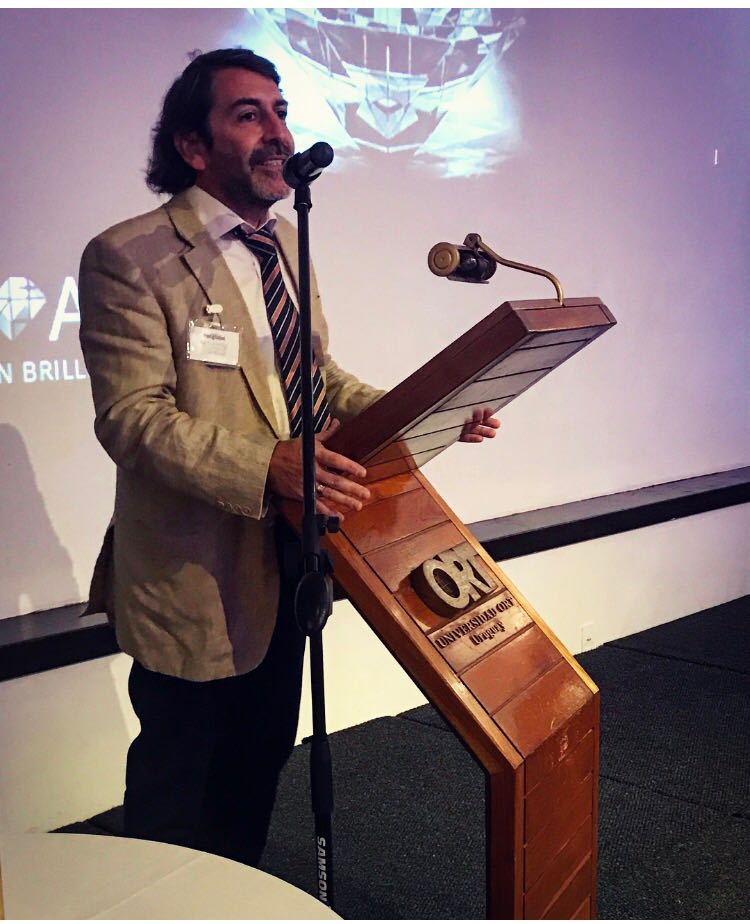 UniversidadORT's tweet photo. Turno del Dr. Luis Silva, coordinador #MBAORT "Nuestros graduados son capaces de resolver problemas y explicar cada una de sus decisiones" https://t.co/qFzseshdZ0