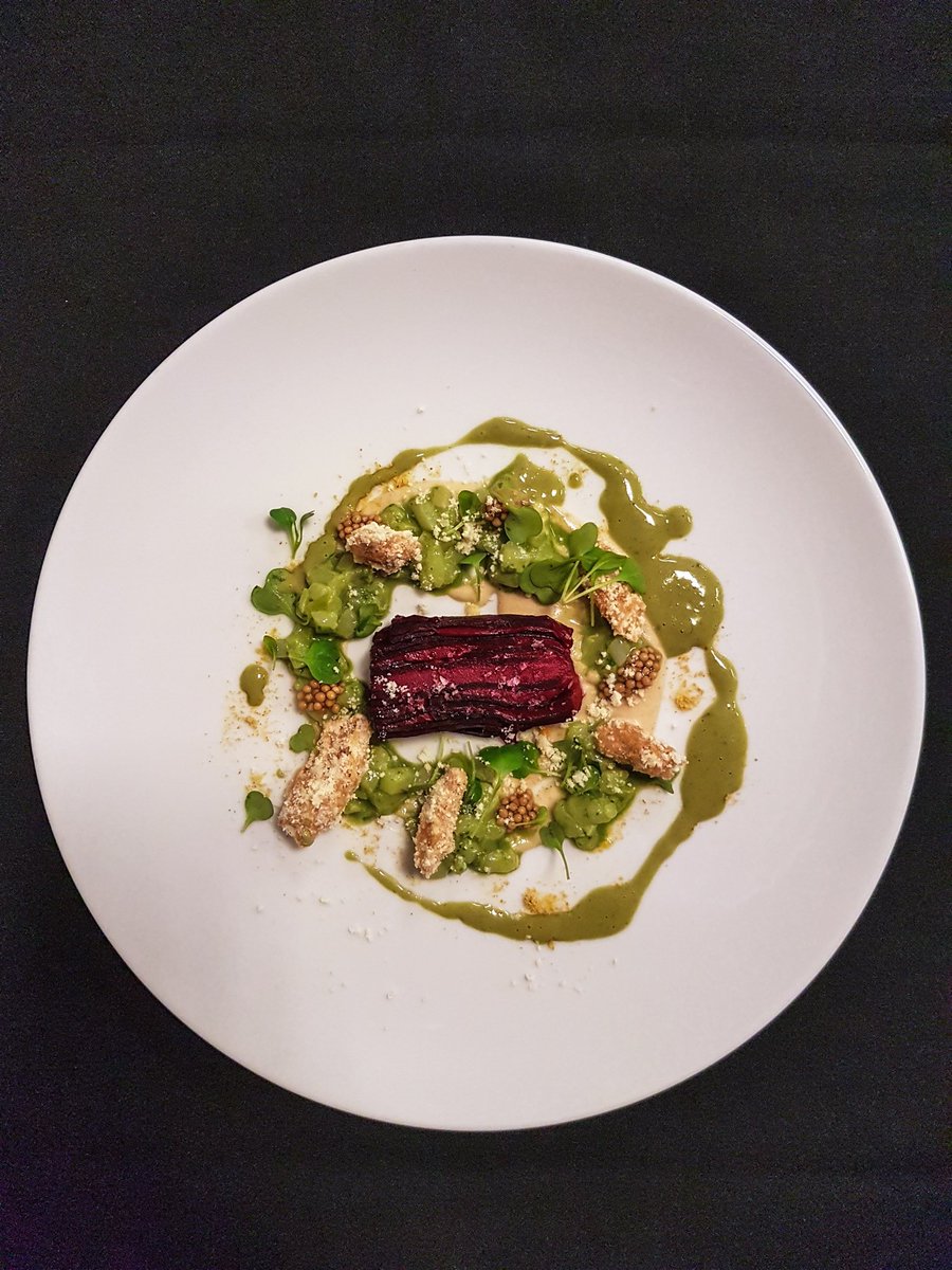 GKitchenParty's tweet image. Rob Cassels' "Beet Bacon” ft. apple gelee, scallop ceviche, popcorn sauce, goat’s cheese puff + more. 🍷:@haywirewine. #GMPVictoria