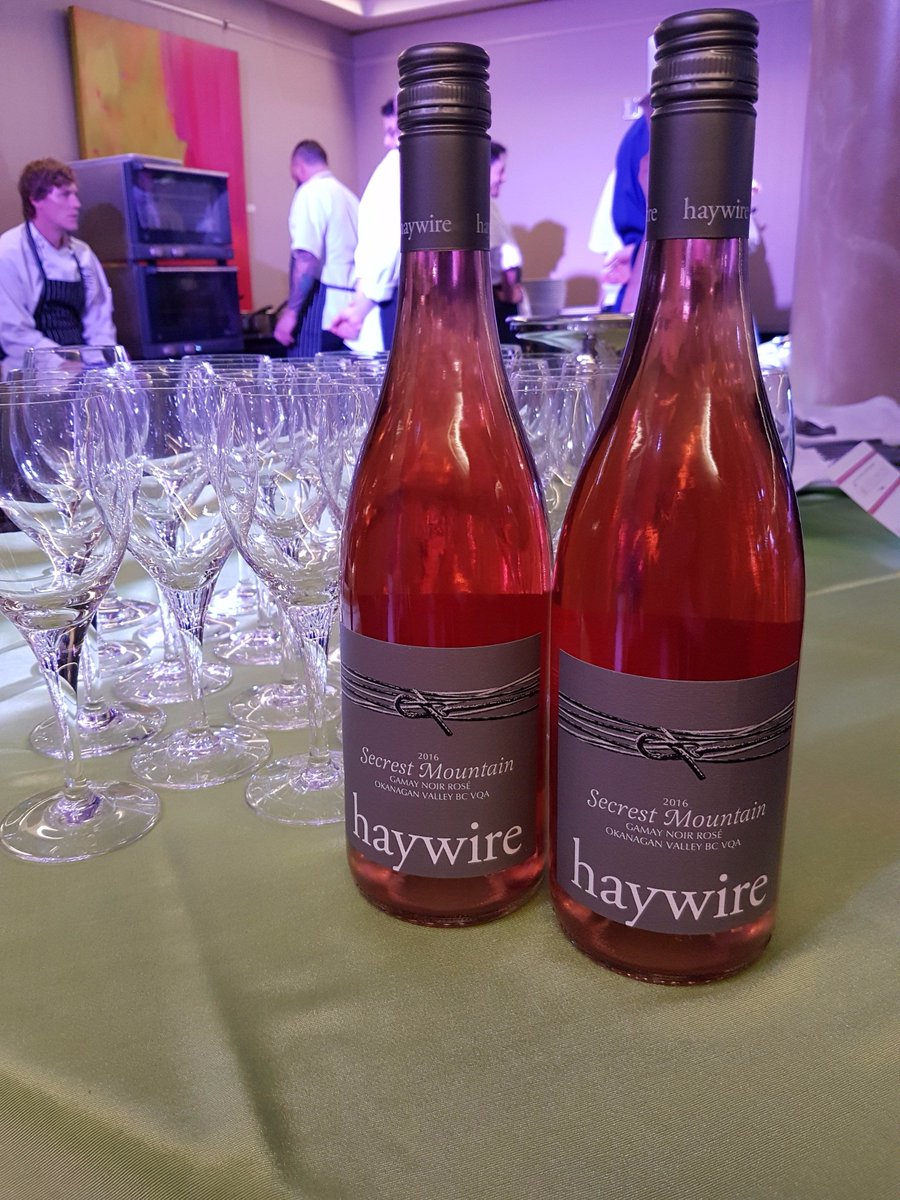 GKitchenParty's tweet image. Rob Cassels' "Beet Bacon” ft. apple gelee, scallop ceviche, popcorn sauce, goat’s cheese puff + more. 🍷:@haywirewine. #GMPVictoria