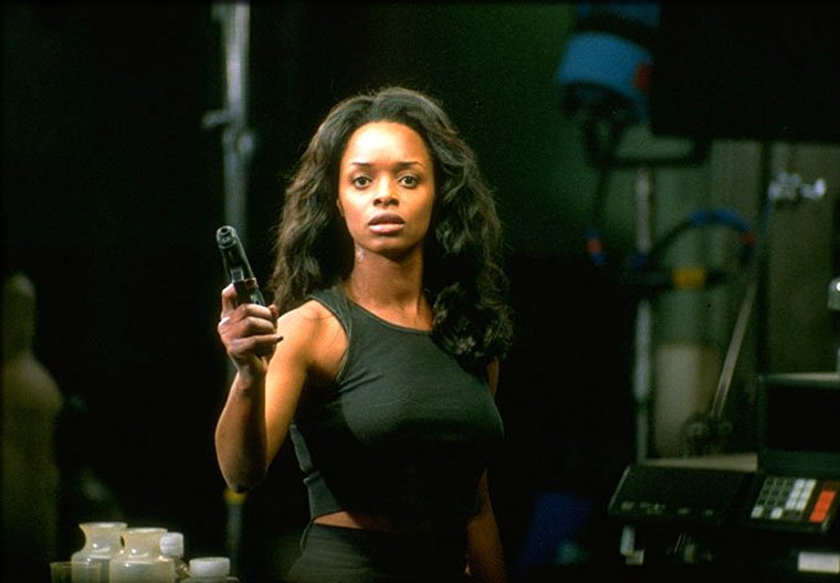 infinitespeech's tweet photo. @BlackGirlNerds N'bushe Write aka Dr. Karen Jenson in Blade #ThrowbackHorrorBaes #ThrowbackBaeThursday https://t.co/pNJliRgjMF