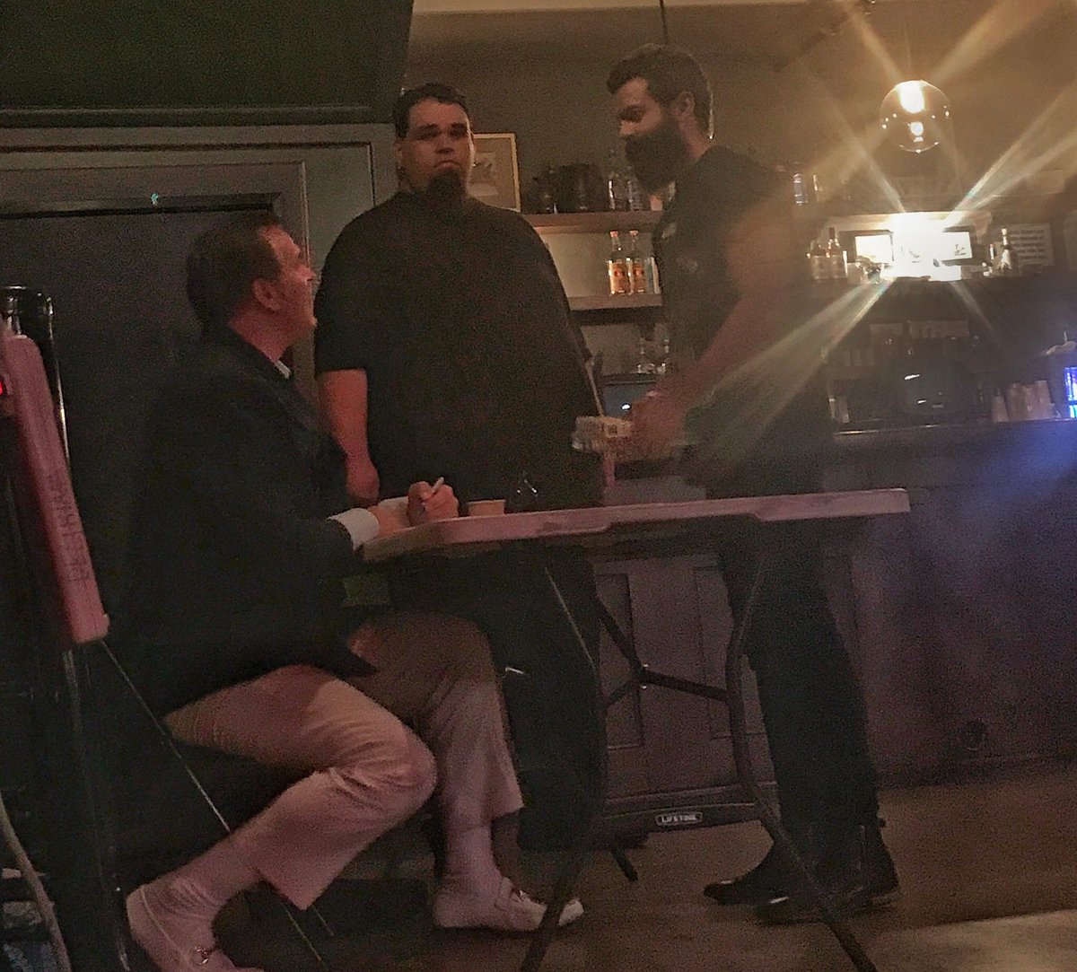 Lizandro_Melean's tweet photo. Visual recollection of a groovy moment: Me talking to @GroovyBruce about how hard it was for me to find a copy of The Evil Dead in Venezuela https://t.co/xVn9PcAagK