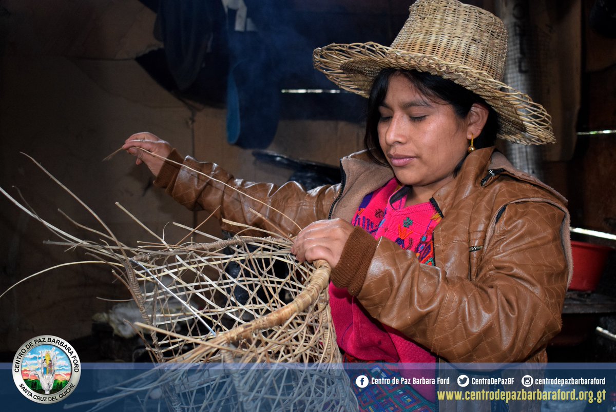 Mujeres del área Ixil en asistencia técnica para el fortalecimiento en elaboración de productos artesanales de #mimbre con apoyo <a href="/iccotweet/">ICCO Part of Cordaid</a>