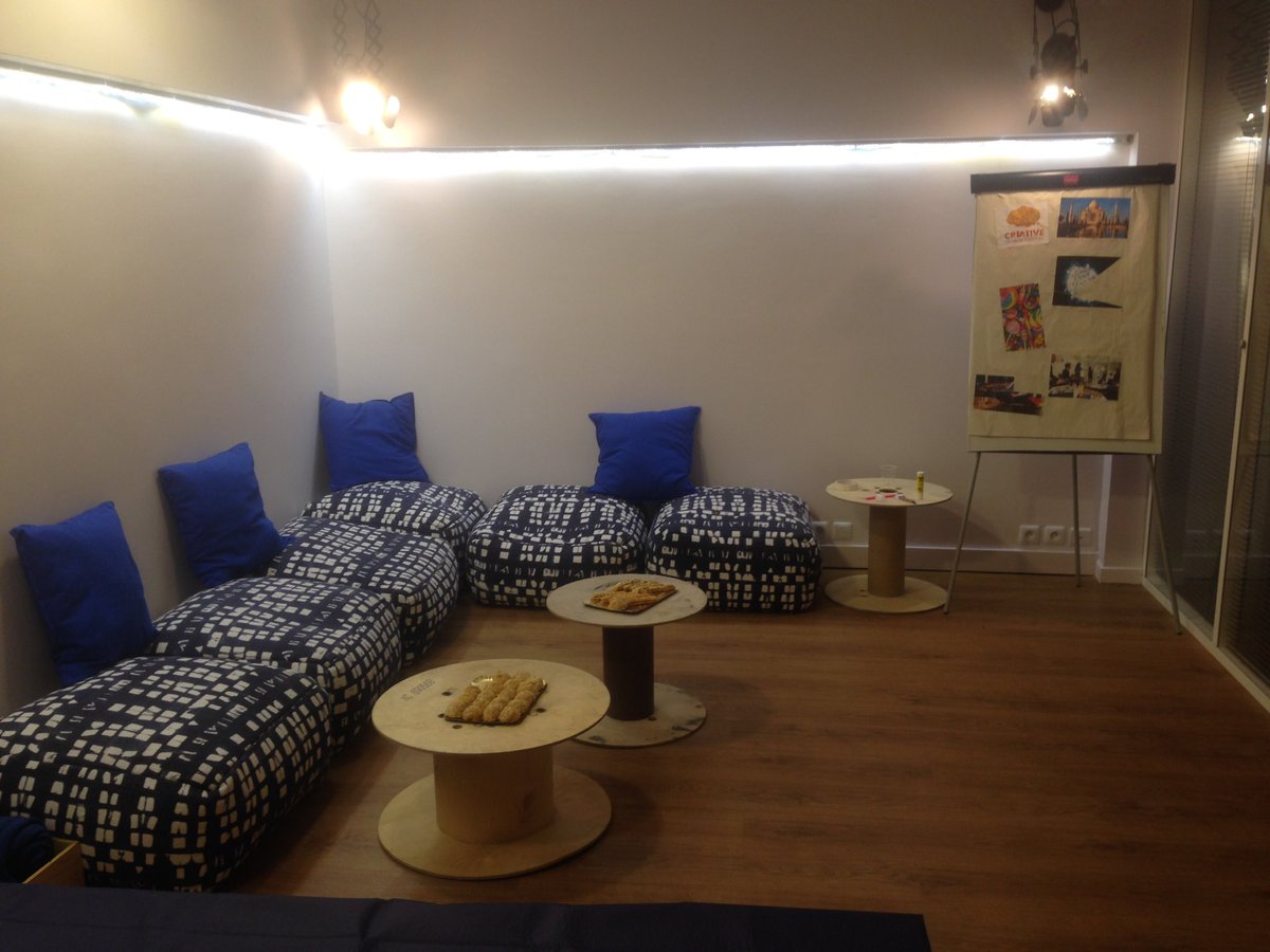 olivbouet's tweet photo. Inauguration du #WellLab, nouvel espace de #coachworking créatif dans le 17è, rue des Renaudes. Bravo @julia_kalfon! https://t.co/bs05RGAuKv https://t.co/fXNvwJhfut