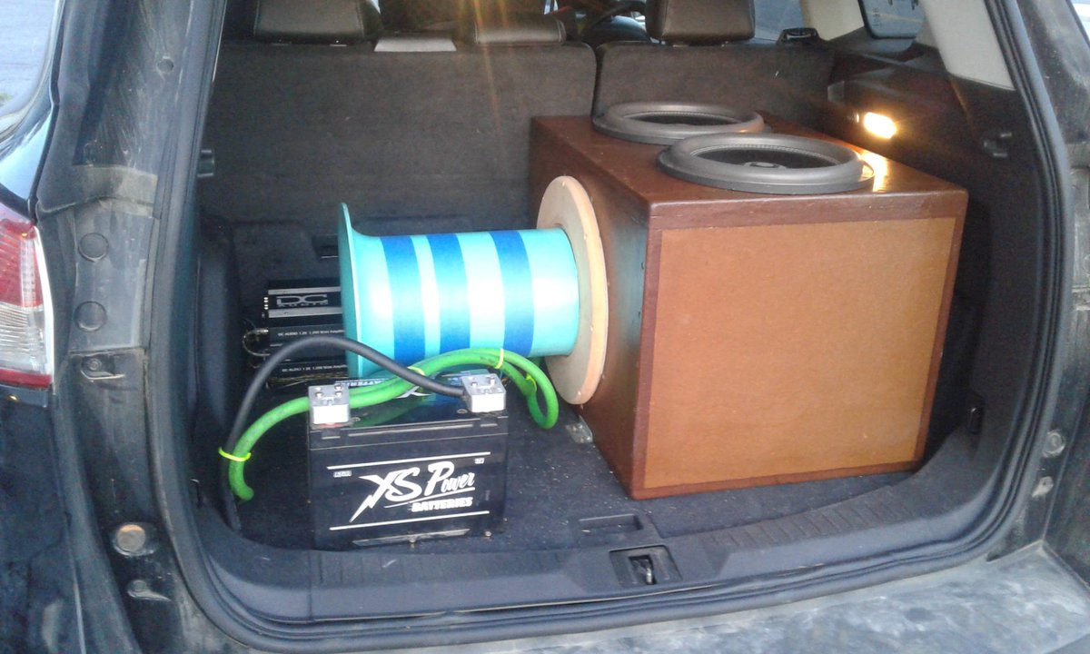 SoundQubed's tweet image. Chad is loving his new HDC3.112s taking over 3500 watts of clamped power! #DIY #aintoud 
HDC3.112: goo.gl/msCzhG