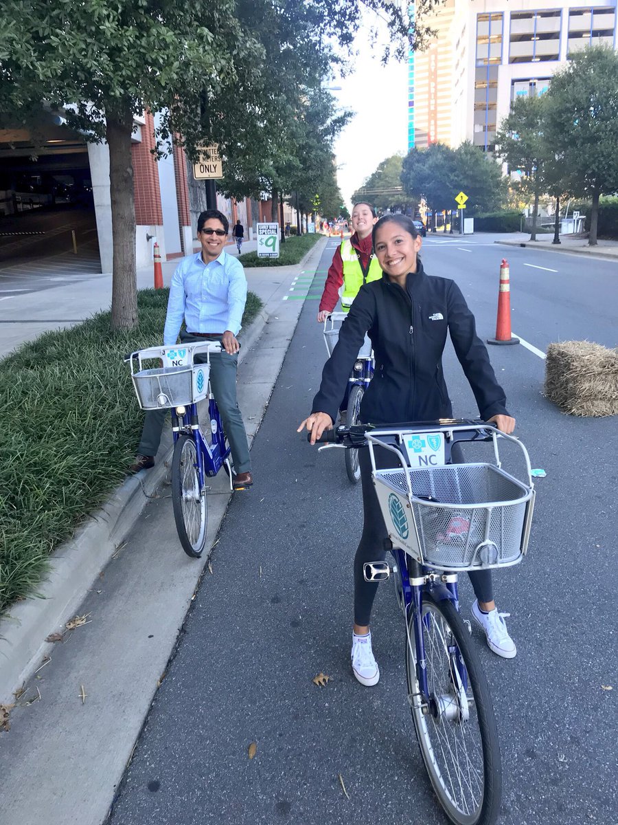 EmilyBHsiao's tweet image. We @StewartInc enjoyed the #BiketoberfestClt 6th St temp Cycletrack on @BCycle today! @Sustain_CLT @CharlotteDOT @CLTCenterCity #rocktheride