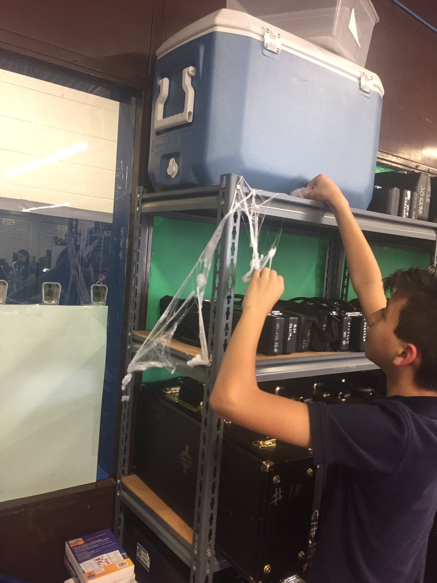 HamiltonMS_Band's tweet photo. Band Hall Fun! Candy and Cobwebs 🍂🍁👻🎃 https://t.co/gRK4UbmxnS