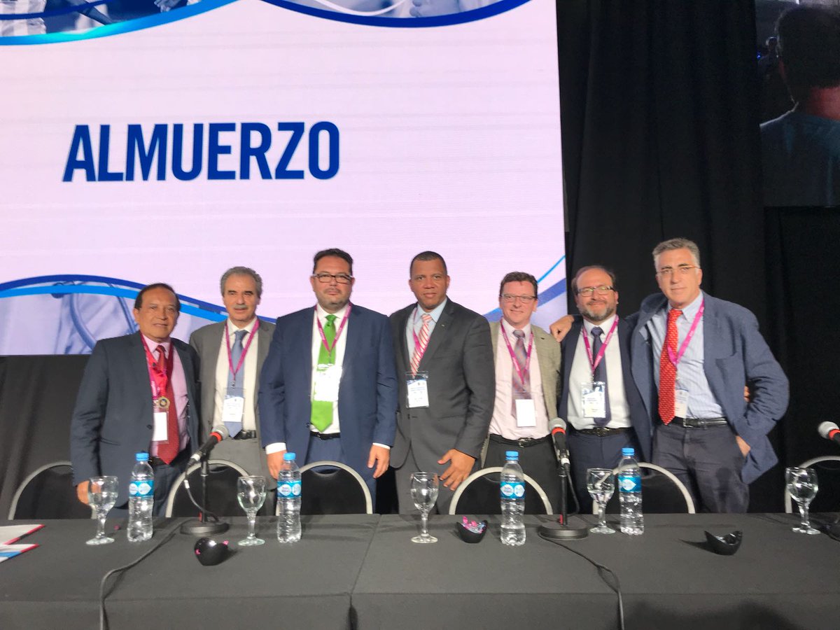 El vicepte <a href="/AEMEF_/">AEMEF</a> Dr. Ramos (<a href="/TraumamedVallad/">Clínica Traumamed</a>),los socios J.Ardèvol y C.Alvarado y el expte <a href="/clinicanebot/">Clinica Nebot Trauma</a> en el Congreso de la @AATDOficial