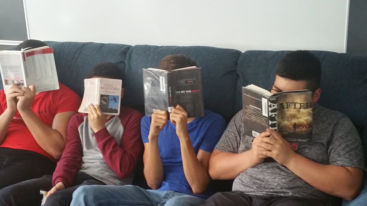 soverycarey's tweet photo. "Teenagers want to read-if we let them." -Penny Kittle
  #thepowerofchoice #ccisdela #cbhs https://t.co/DeQ9ogqOnm
