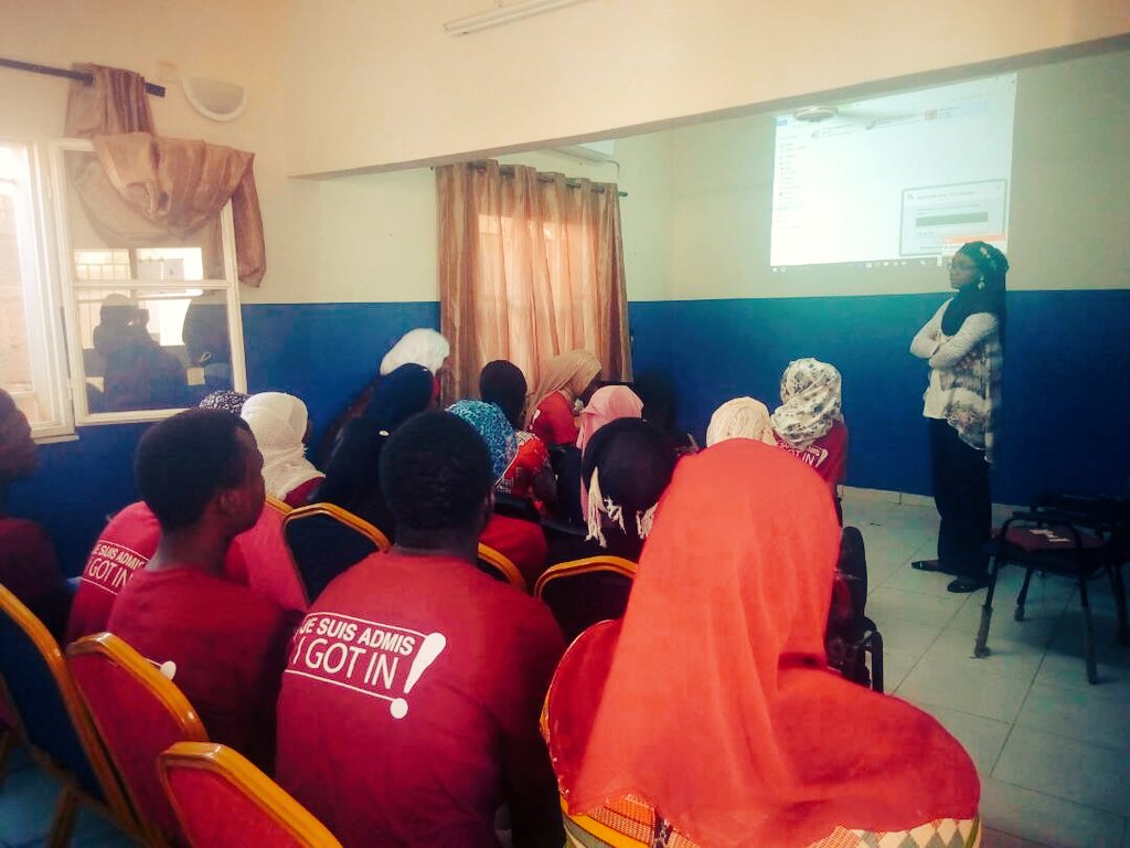 ADULeads's tweet photo. Nos étudiants en visite au @CIPMEN, Partenaire de #ADU : Two Thumbs Up to @allahoury and his Awesome Team ! @tyf_bako @NadiaHandou https://t.co/RwutYRBABh