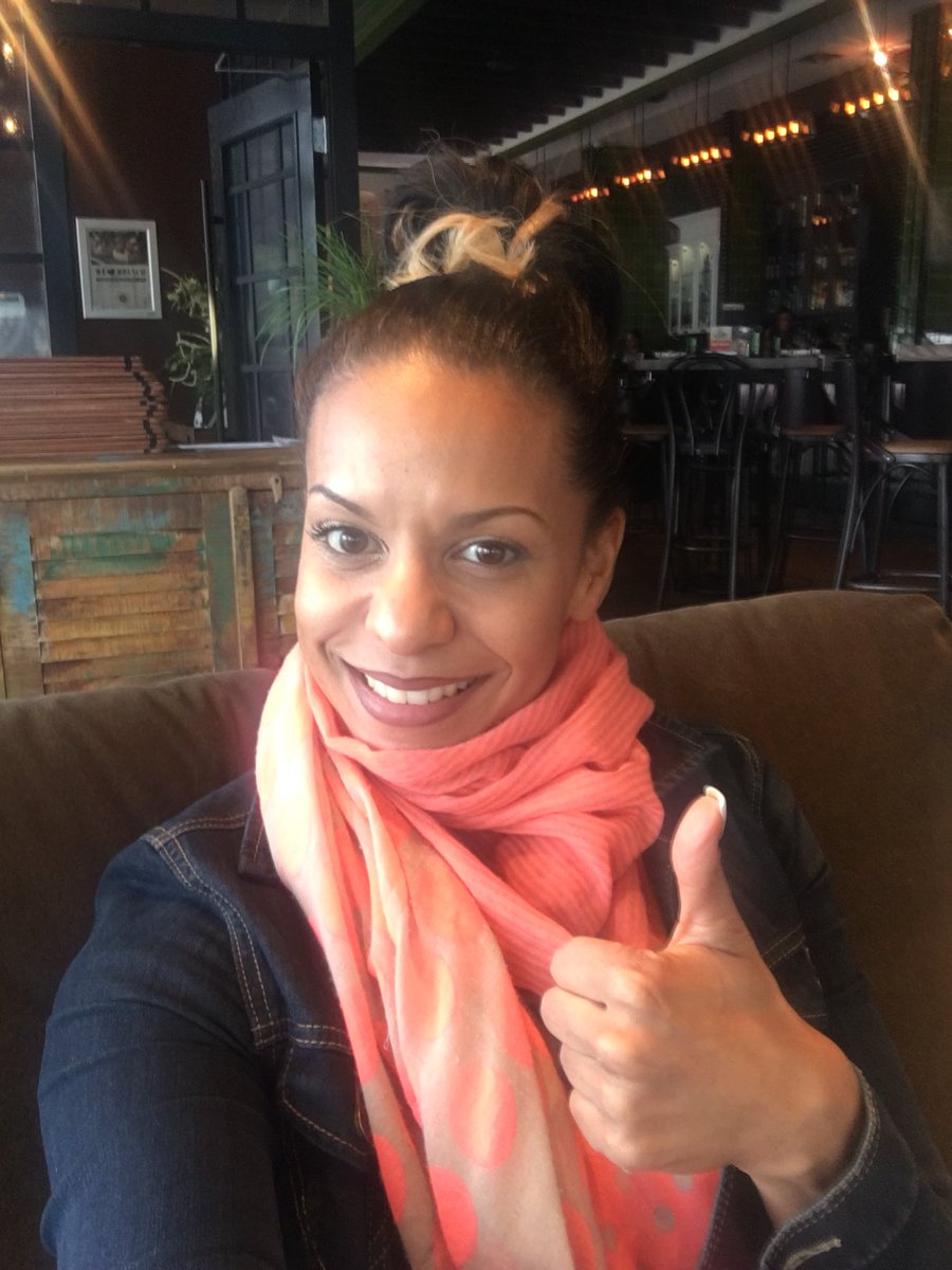Leanna_Martens's tweet photo. Just went #pending on another #investment property. Congratulations Chia Lu ๐๐๐ผ๐ก #yegre #goodrealtor @HartsTable https://t.co/u8qkBcXTlq