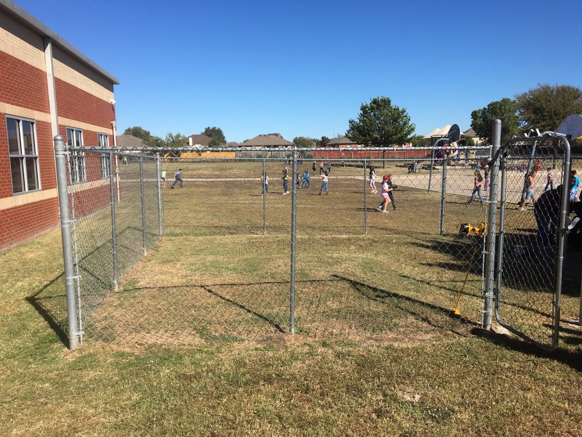 BoswellFHMS's tweet photo. The FHMS PALs kids planted a butterfly garden at North Riverside Elementary today. More to come for this NRES playground gem! @Fossil_Hill https://t.co/lLoC7IWxch