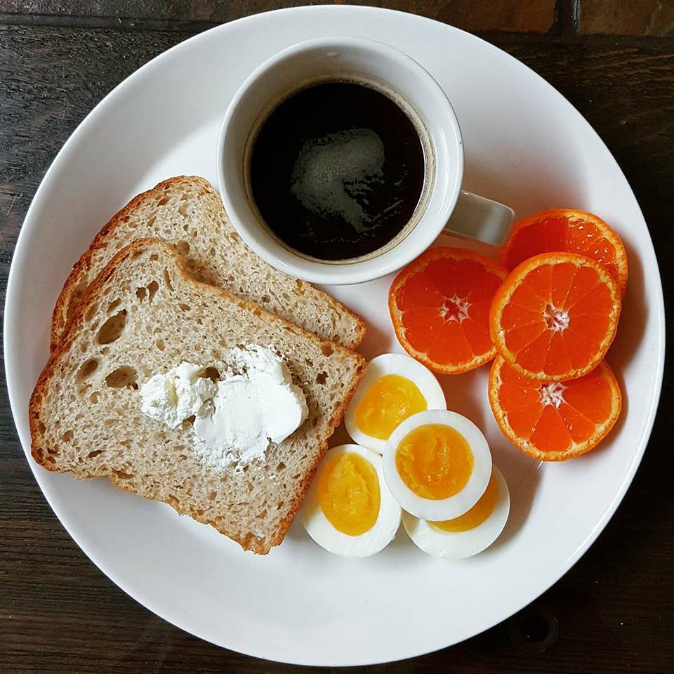 #AlimentaciónSaludable No te saltes ninguna comida, en especial el desayuno.