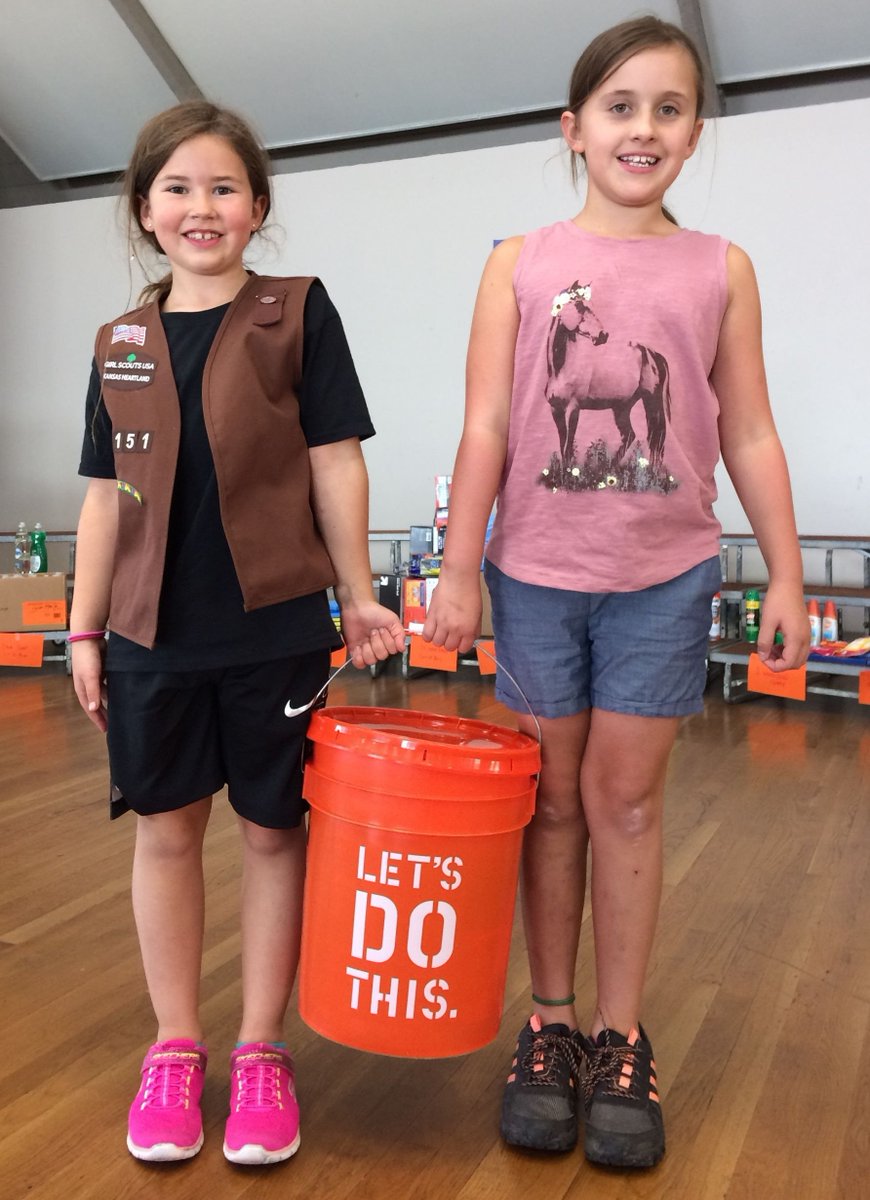 KSGirlScouts's tweet image. When disaster strikes, Girl Scouts pitch in to help! @KSGirlScouts are aiding hurricane victims: bit.ly/2xsEMjJ #girlscoutsgiveback