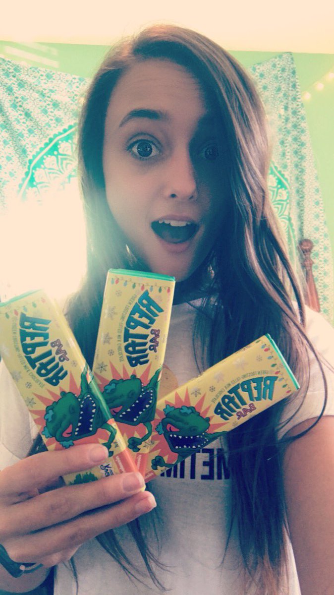 ash037's tweet photo. Look what your girl finally got!! Now who’s down to have a Rugrats sleepover and help me eat them 😍😏🤘 https://t.co/omek3pjOlx