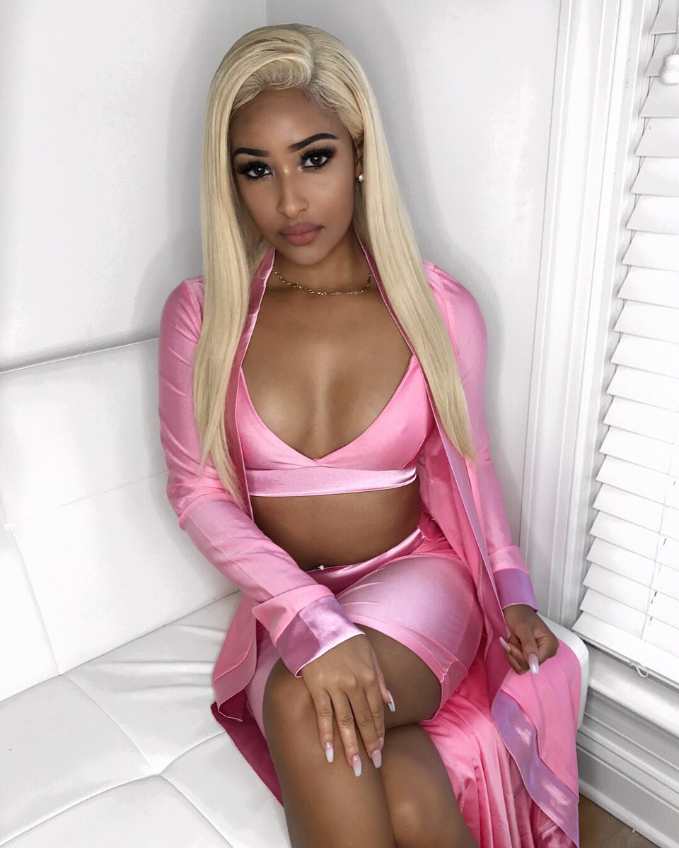 simplykennedy_'s tweet photo. Barbie girl 💕 https://t.co/OMVW8M7z7N
