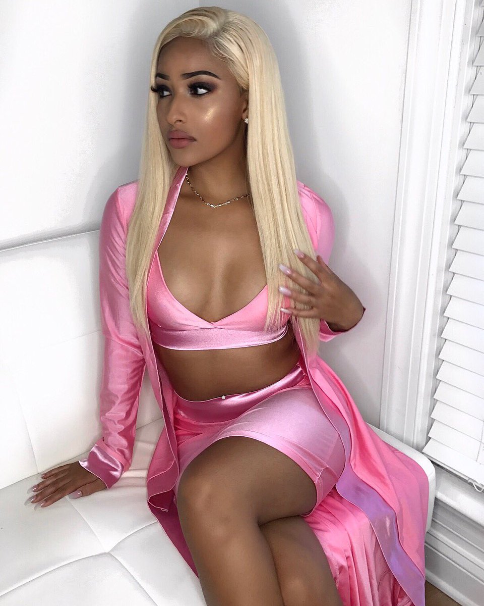 simplykennedy_'s tweet photo. Barbie girl 💕 https://t.co/OMVW8M7z7N