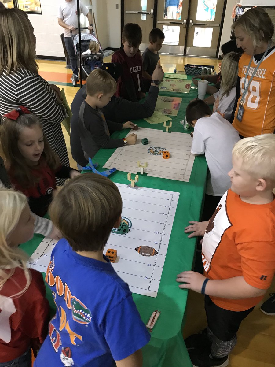 Loads of learning tonight! Down,Set,Learn!🏈 #ridgeviewraptors #funwhilelearning