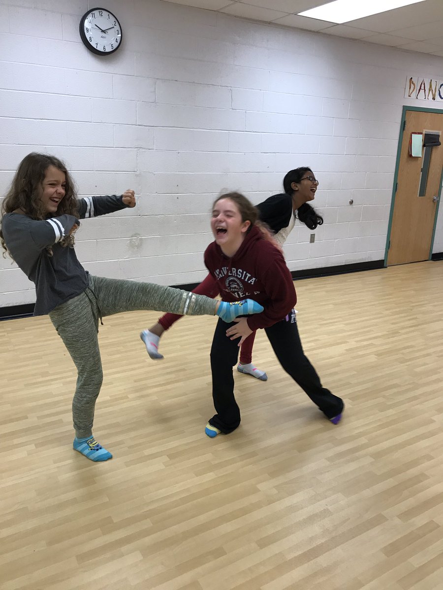 DanceHwes's tweet photo. Dancers in 5th grade use probability to predict which dance moves they will perform next #chancedance @HuntersWoodsES https://t.co/6Hedu6pS9q