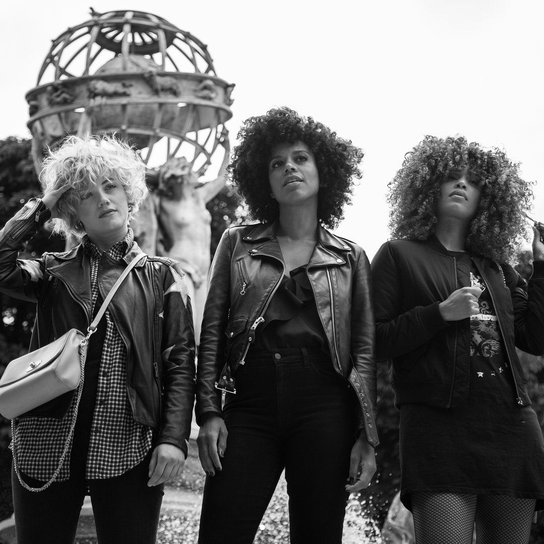 SelectWrld's tweet image. .@SelectWrld: Models + influencers give a heads up to the most stand-up-to-any-torture-test curls on planet Earth. #CurlPower @SebastianPro