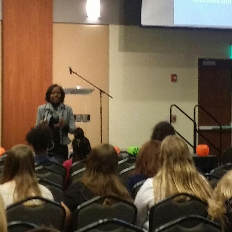 ArkansasDECA's tweet image. #awesomespeakers at the @DECAInc Central AR Fall Leadership conference! #limitless @GraceMurphy22 @heyitsmarykathryn
