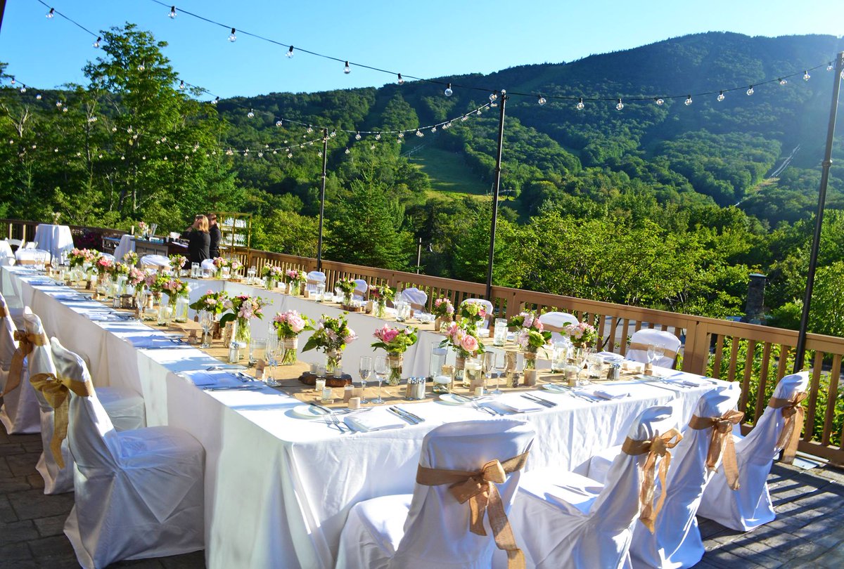 TopHatVT's tweet image. The @StoweMtnLodge is such a magnificent #venue! Have you looked at getting #married here for your 2018 #wedding? bit.ly/2jkrsdQ