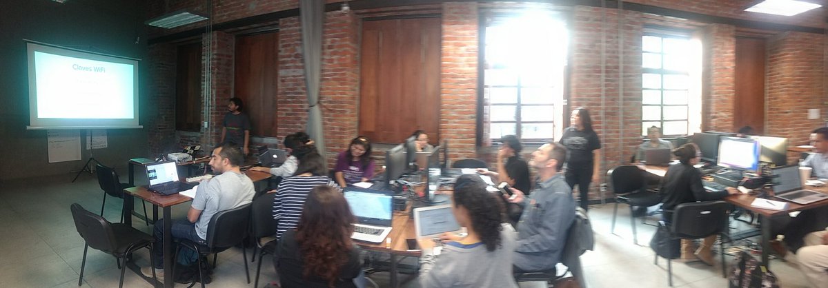 mapeadora's tweet photo. Mapatón post sismo en la #EscuelaDeDatos @socialtic Empezamos https://t.co/ZkFPD9sjqq