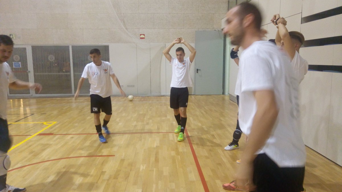 Momento__0's tweet photo. En un día de entreno, un partido aplazado, PLA 3 - Sant Just 1. Buen trabajo que nos permite subir posiciones en la tabla. https://t.co/4yLE3yp4mH