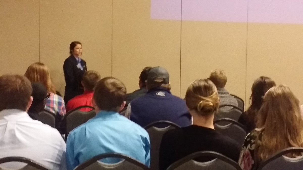 ArkansasDECA's tweet image. #awesomespeakers at the @DECAInc Central AR Fall Leadership conference! #limitless @GraceMurphy22 @heyitsmarykathryn