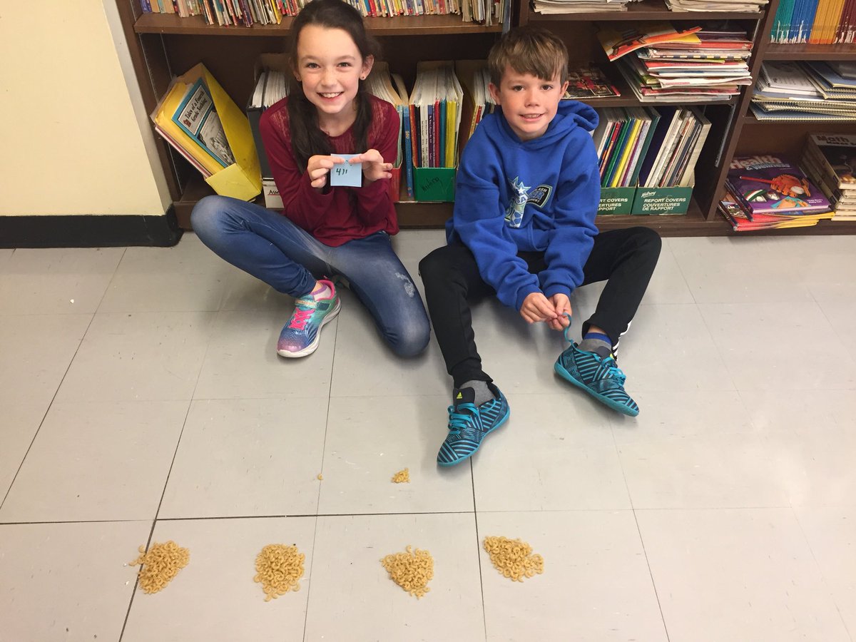 rennie_sandra's tweet photo. Representing our numbers. #grade3 #numbersto1000 #ourfinalproduct @slablues @NLESDCA https://t.co/gnvCWOmbDs