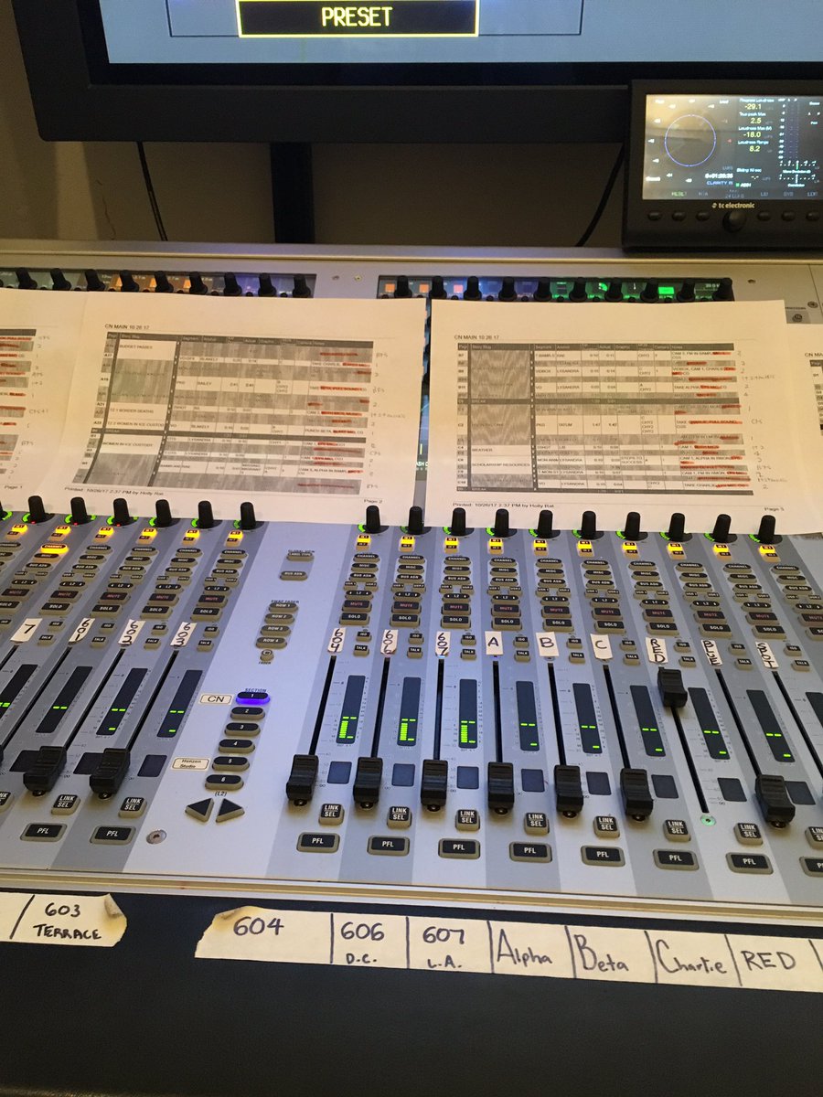 QiuZiluo's tweet photo. Doing rehearsal for today's newscast! Tune in 5pm @cronkitenews @arizonapbs https://t.co/4I5mDUtmv5