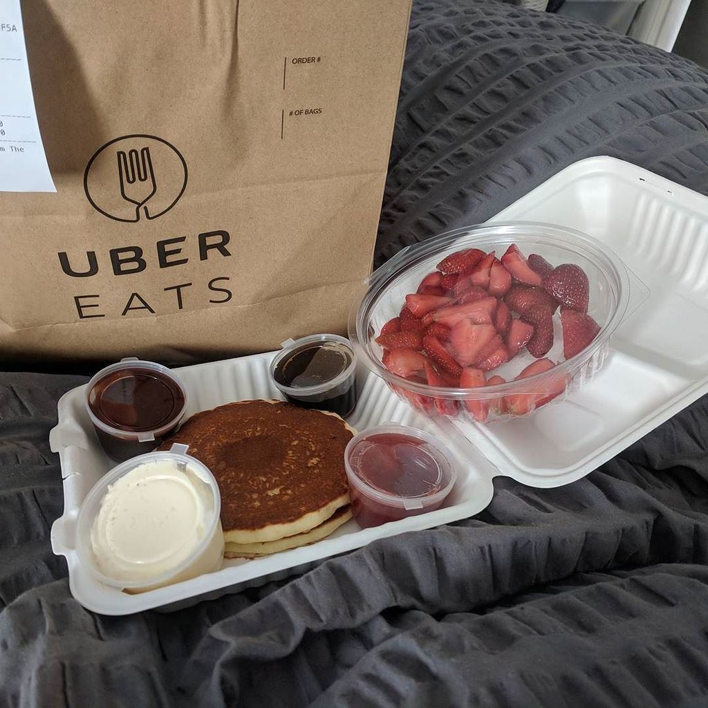 MissMolly_Makes's tweet photo. When your in bed sick &amp; there a knock on the door. Pancakes! I love you!

#Thanksfuturehusband @mrmollymakes #ubereats #pancakes #yum #fudg… https://t.co/2iXnk1q6KW