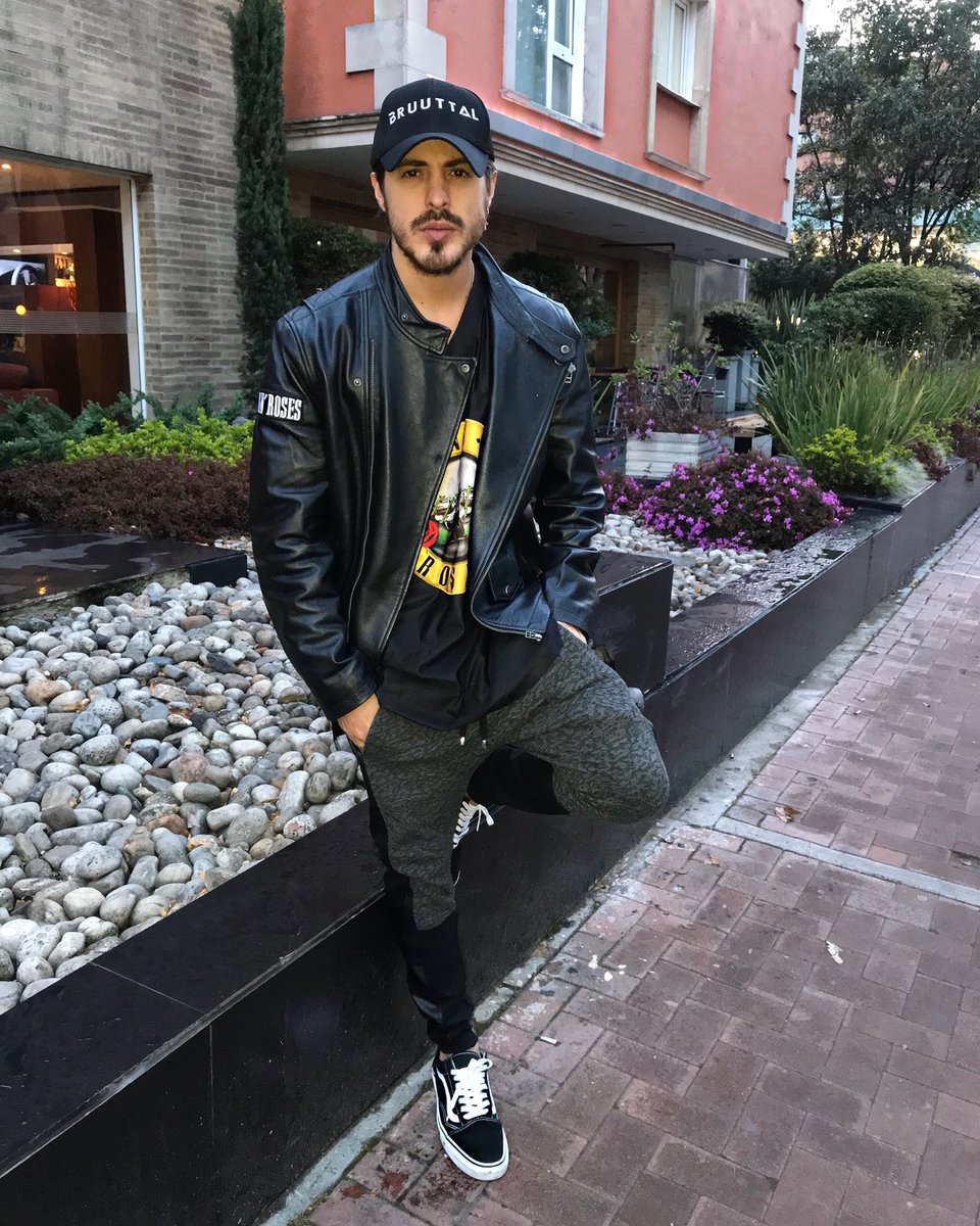 Llane's tweet photo. Como están???? 🌍 https://t.co/y3xzGaLnsE
