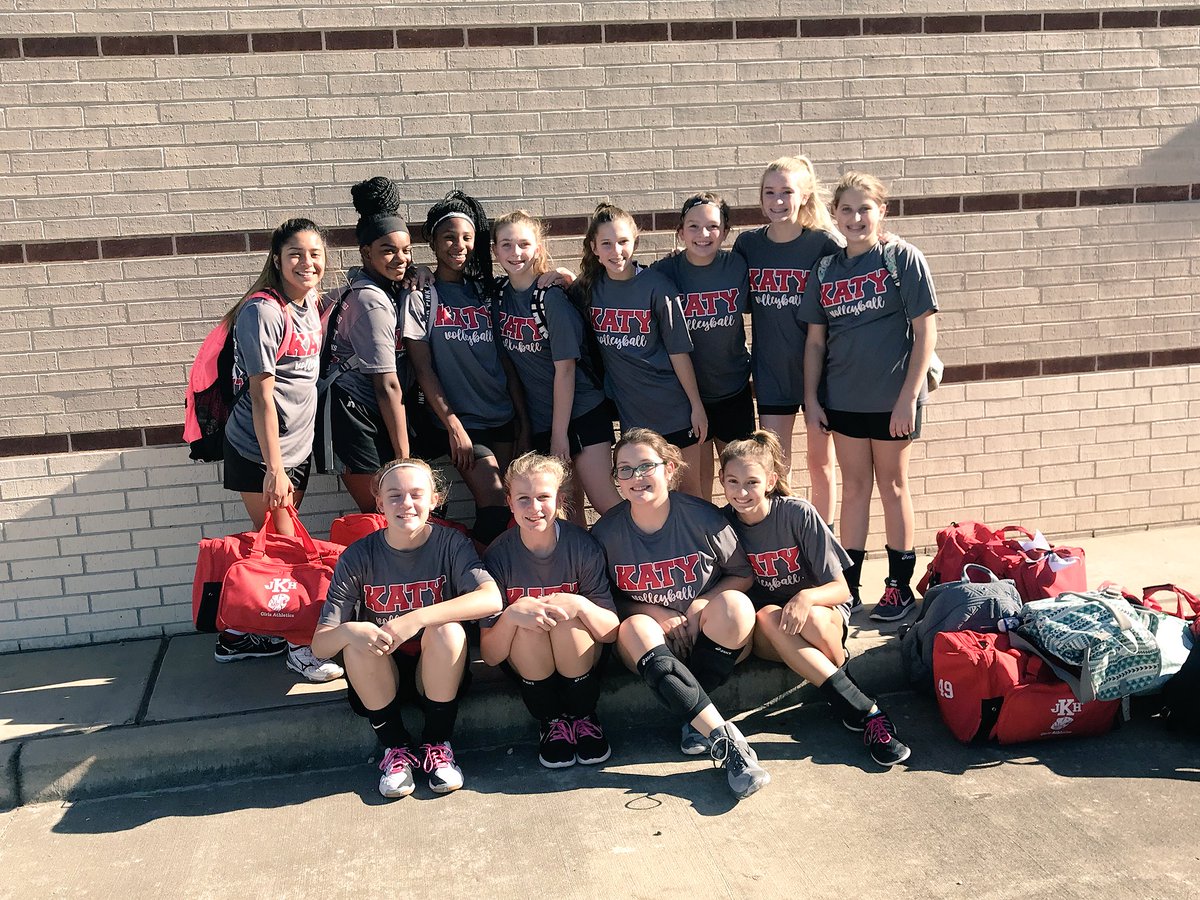 kjhathletics's tweet photo. 7B Lady Tigers before they beat Woodcreek first round!!!!! #kjhpride #EOStournament #WayToGoTigers ❤️🏐🐯 https://t.co/din5kB5hLL