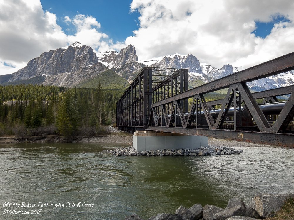 ChrisBIGDoer's tweet photo. Canmore "Engine" Bridge, a circa 1880s bridge in a super scenic setting. https://t.co/EmdwzgK3KZ via @ChrisBIGDoer #Canmore #Train #Alberta https://t.co/WgvMHrphAK