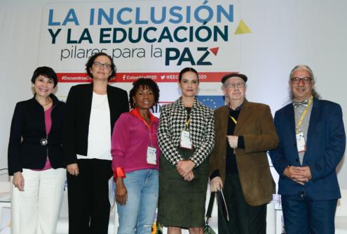 89. Para seguir conversando sobre educación para las culturas de paz.Gracias <a href="/UNESCO_es/">UNESCO en español 🏛️#Educación #Ciencia #Cultura</a> <a href="/Mincultura/">MinCultura Colombia</a> <a href="/EEColombia2020/">Colombia+20</a> #100RazonesParaConversar