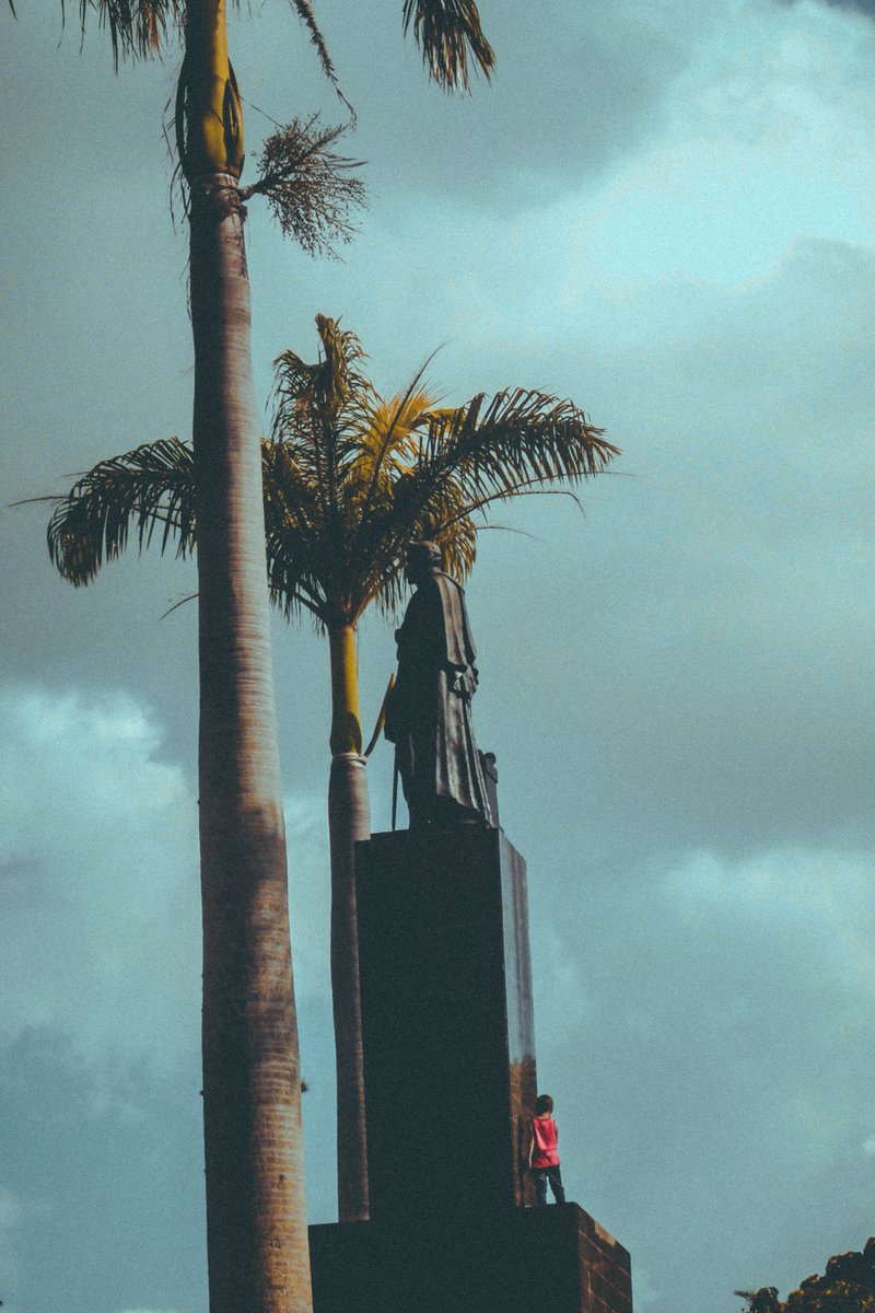 YsanOGs's tweet photo. Si llevas tu infancia contigo, nunca envejecerás...// @desdelastreet
 #Urban #Caracas 🇻🇪
Shot and color by. @ysanogs https://t.co/aj07CogKl4