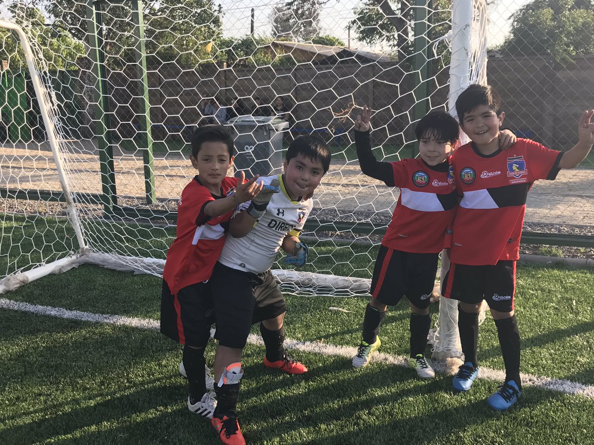 FilialP_Hurtado's tweet photo. Hoy nuestra Filial participó de la inauguración del remodelado estadio Los Jardines
#FilialPadreHurtadoJustoVillar #CSDColoColo #ColoColo https://t.co/YtCAiigdm2