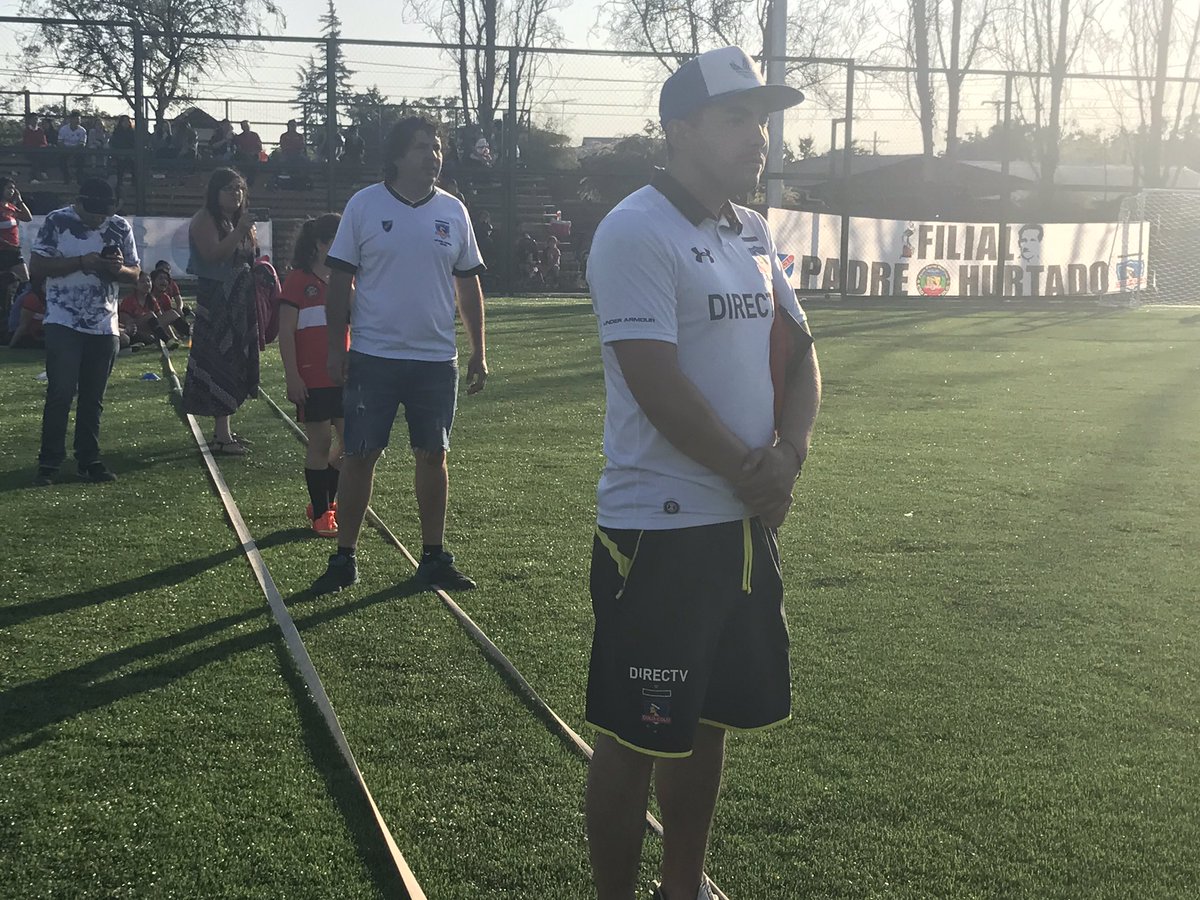 FilialP_Hurtado's tweet photo. Hoy nuestra Filial participó de la inauguración del remodelado estadio Los Jardines
#FilialPadreHurtadoJustoVillar #CSDColoColo #ColoColo https://t.co/YtCAiigdm2