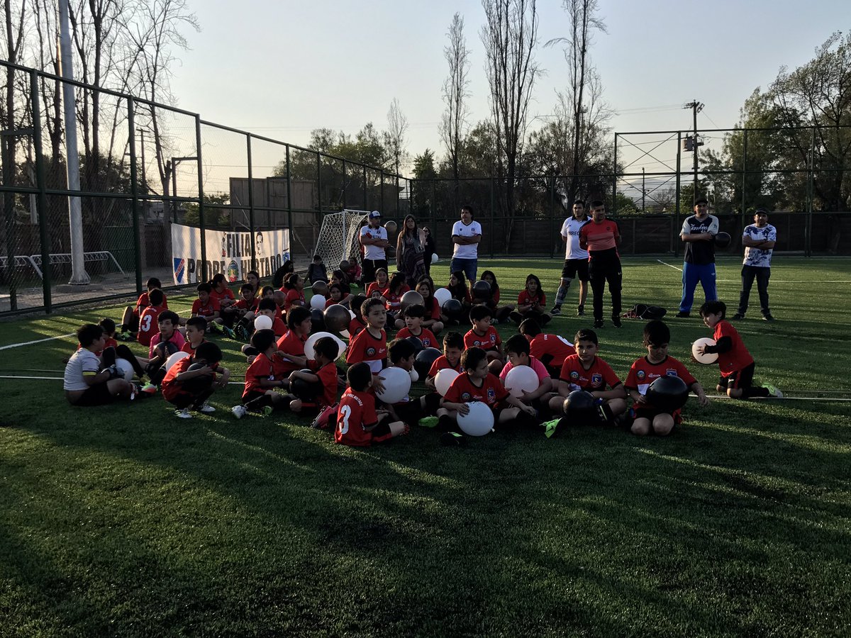 FilialP_Hurtado's tweet photo. Hoy nuestra Filial participó de la inauguración del remodelado estadio Los Jardines
#FilialPadreHurtadoJustoVillar #CSDColoColo #ColoColo https://t.co/YtCAiigdm2