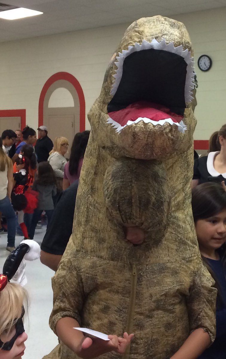 QParkerTweets's tweet photo. Parker Math and Science Night is a roaring success! https://t.co/Yv5qvhB7Ag